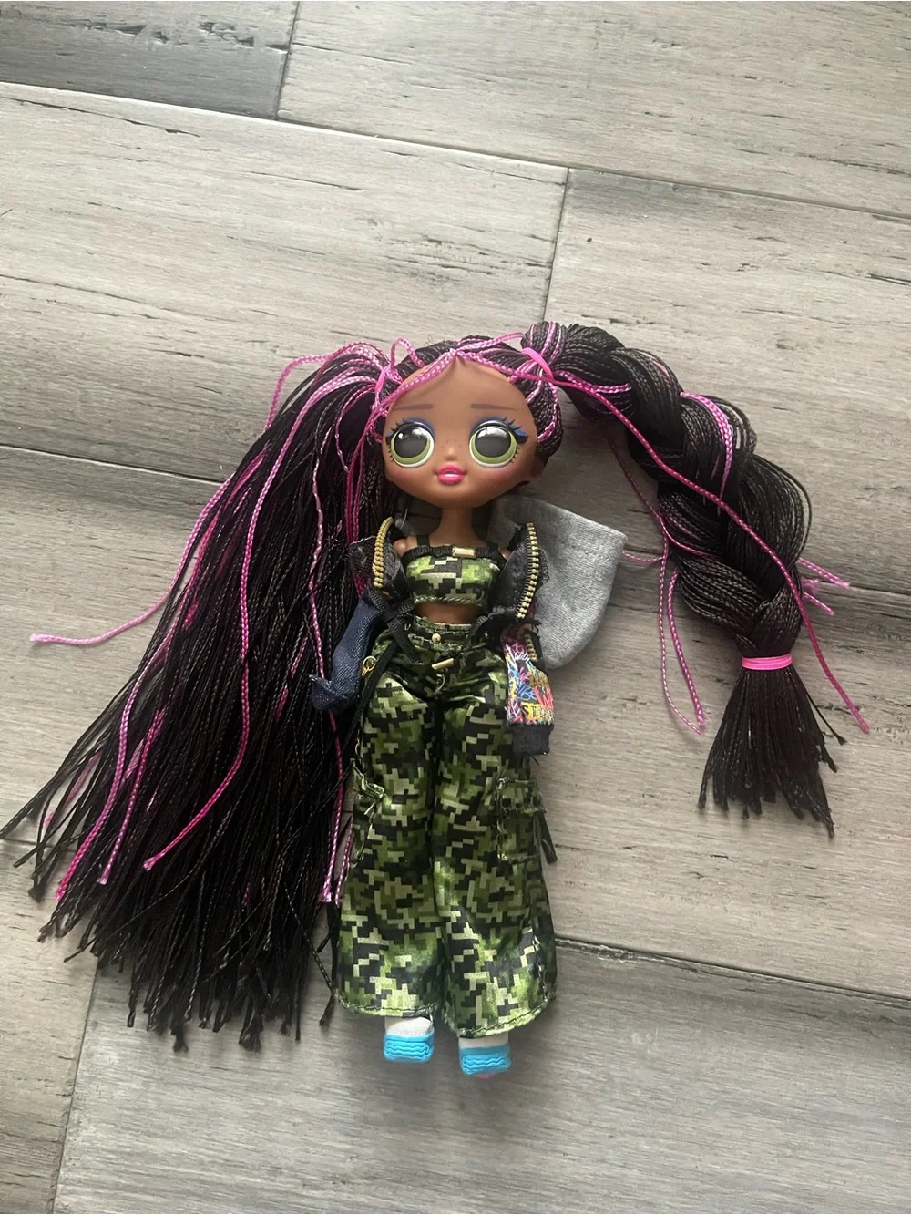 L.O.L. Surprise! OMG Remix Honeylicious Fashion Lot Of 2 Dolls